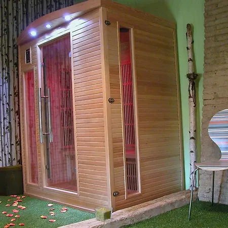 Au Mas Des Calmettes 4*