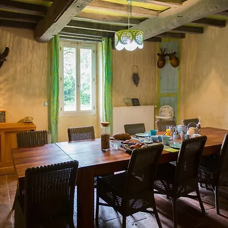 ベッド・アンド・ブレックファスト Au Mas Des Calmettes Parisot