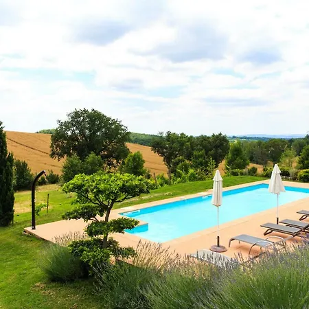 ベッド・アンド・ブレックファスト Au Mas Des Calmettes 4*