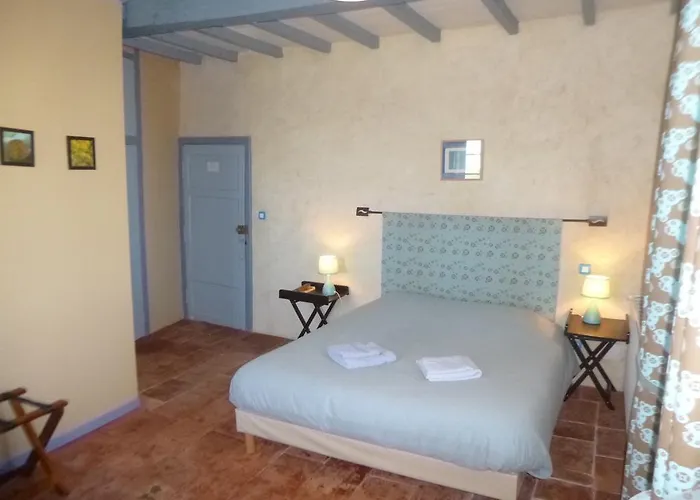 Au Mas Des Calmettes 4* Parisot (Tarn)